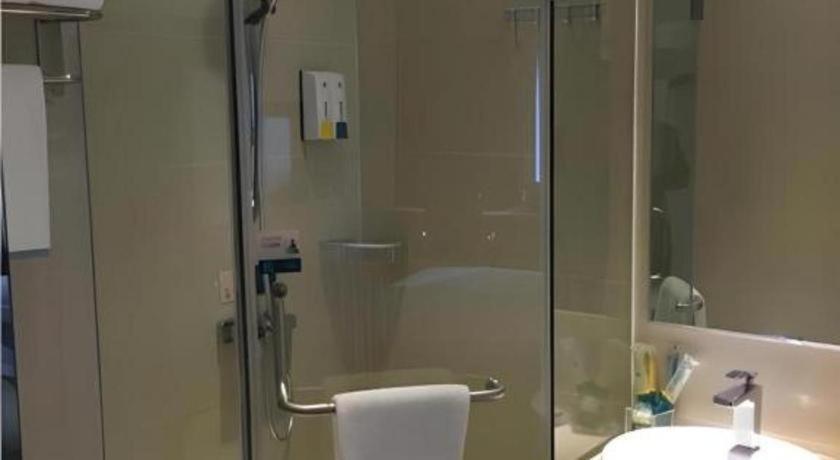 City Comfort Inn Guangzhou Tiyu West Road Metro Station Exterior photo